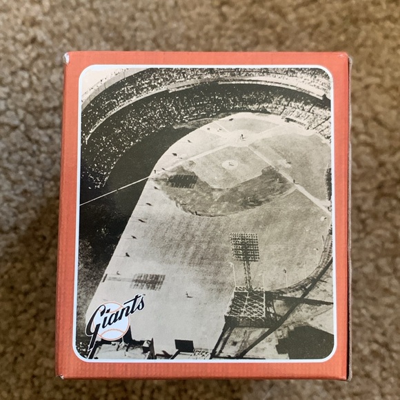 San Francisco Giants 1954 World Series Replica Ring with Box - Picture 11 of 14
